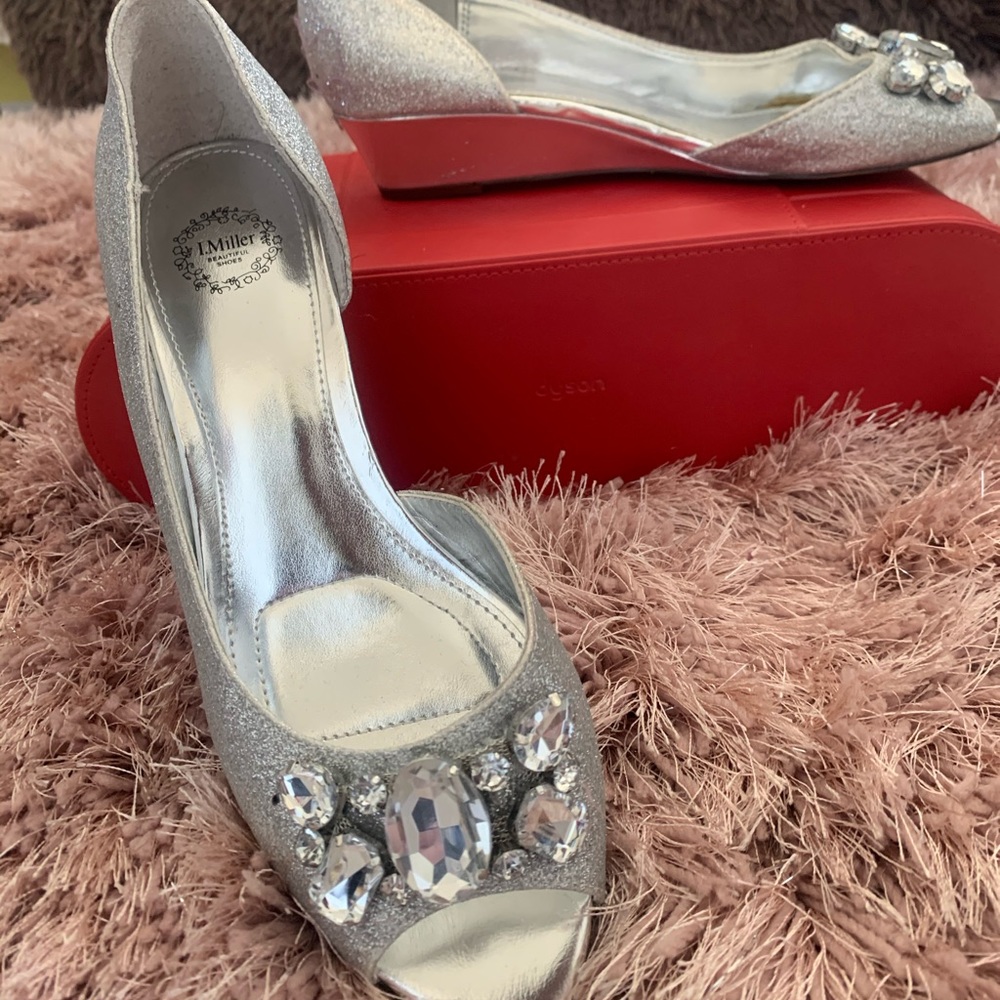 Open toed silver glitter gem flats